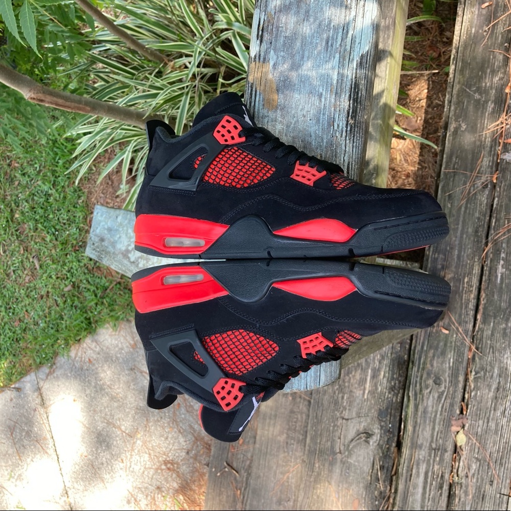 Air Jordan 4 Red Thunder